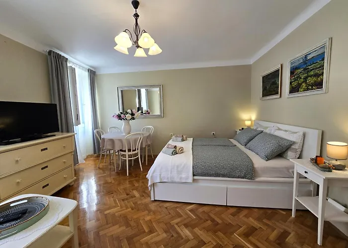 Daire Seven - Two-bedroom *