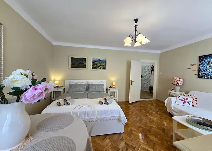 Seven - Two-bedroom Daire