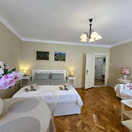 Seven - Two-bedroom Apartment