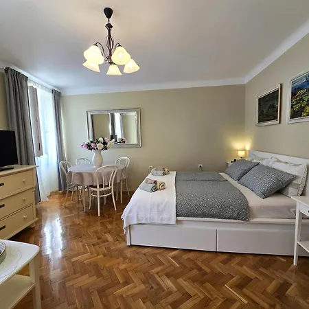 Daire Seven - Two-bedroom *