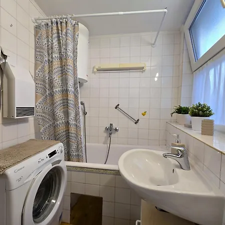 公寓 Seven - Two-bedroom 罗维尼
