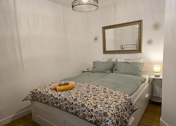 Seven - Two-bedroom Διαμέρισμα